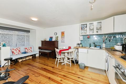 1 bedroom flat for sale, Hillbrow, Reading, RG2