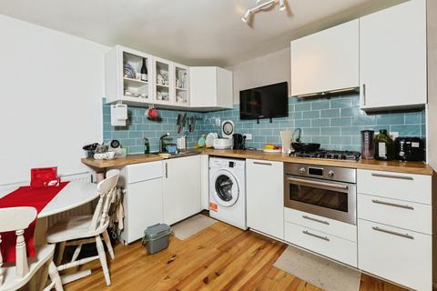 1 bedroom flat for sale, Hillbrow, Reading, RG2