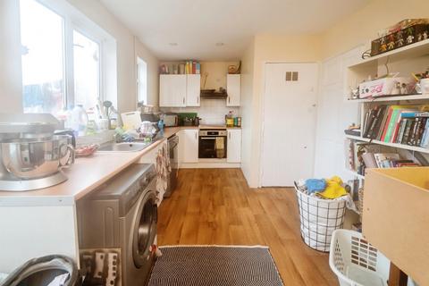 3 bedroom semi-detached house for sale, Lilac Avenue, Worcester