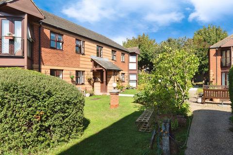 2 bedroom retirement property for sale, Roseacre Gardens, Welwyn Garden City