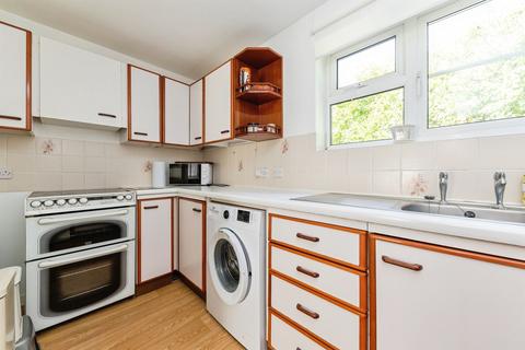 2 bedroom retirement property for sale, Roseacre Gardens, Welwyn Garden City