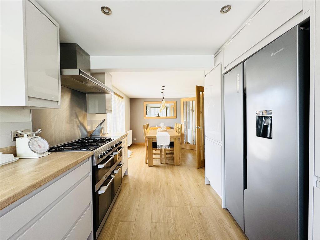 Dining kitchen