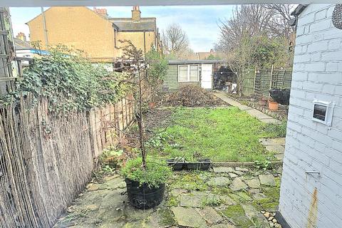 1 bedroom house to rent, Southbury Road, Enfield, EN1