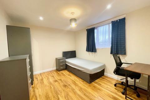undefined, Princes Avenue, London, N13