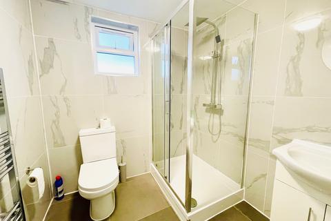 undefined, Princes Avenue, London, N13