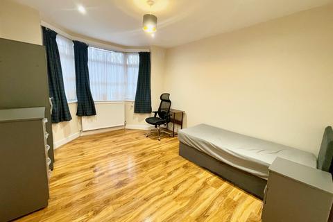 undefined, Princes Avenue, London, N13