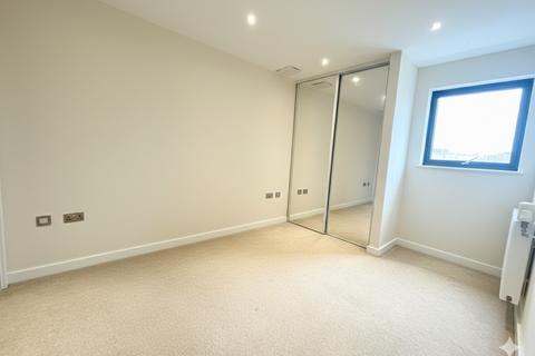 2 bedroom flat to rent, Southbury Road Colman Parade, Enfield, EN1