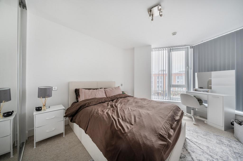 1417760 16 699772...