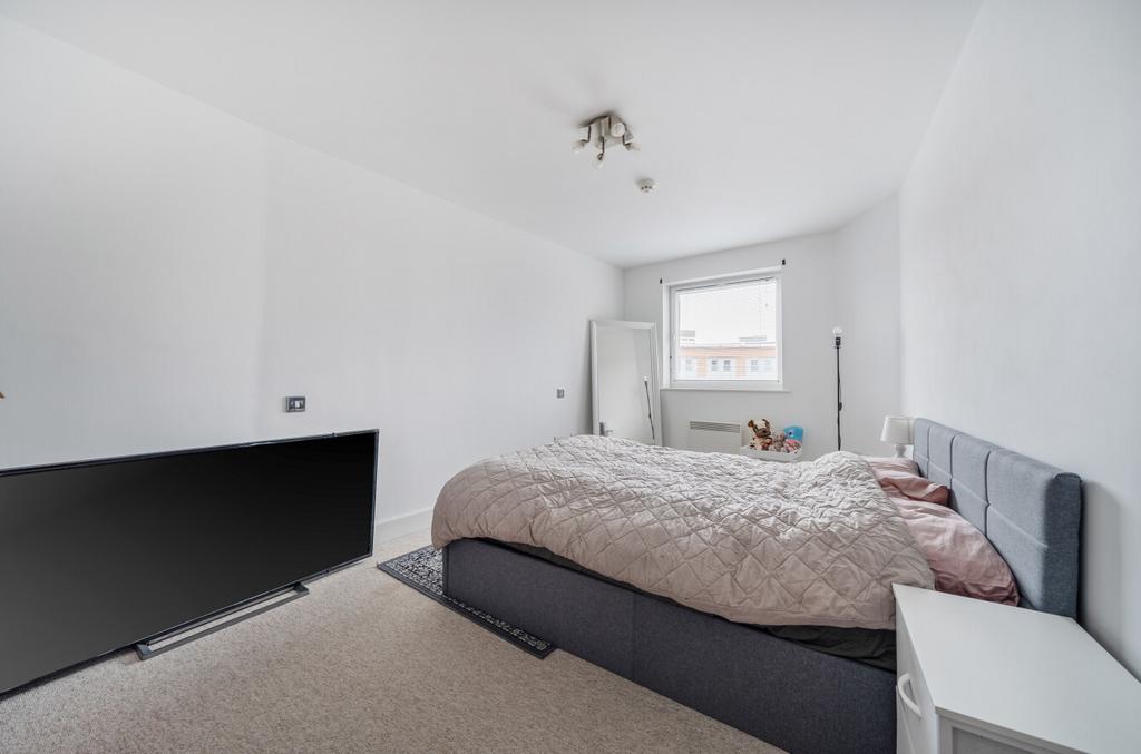 1417760 22 699773...