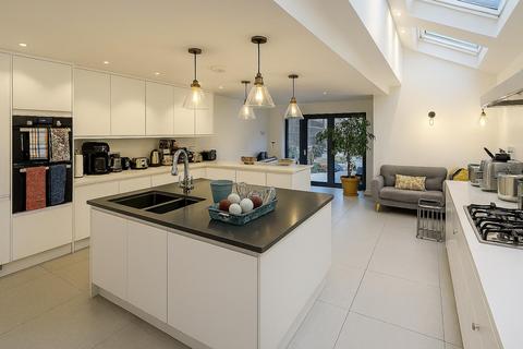 4 bedroom house to rent, Fairlawn Park, London, SE26