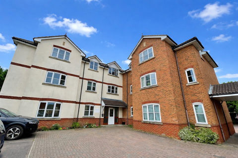 2 bedroom apartment to rent, Douglas Gardens, Poole, BH12