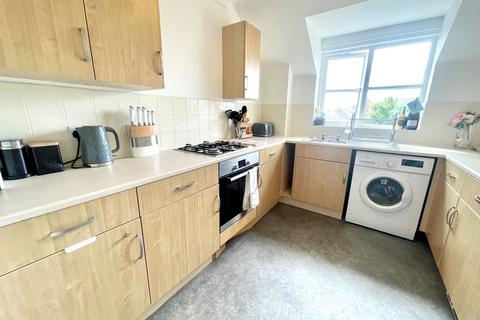 2 bedroom apartment to rent, Douglas Gardens, Poole, BH12