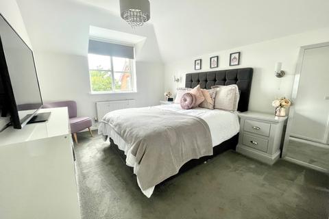 2 bedroom apartment to rent, Douglas Gardens, Poole, BH12