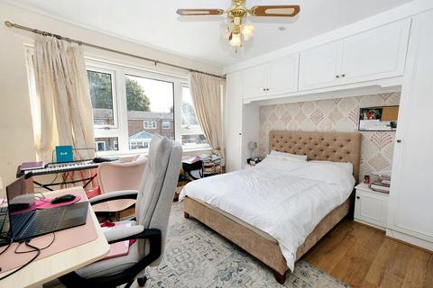 2 bedroom flat for sale, Argosy Drive, Eccles, M30