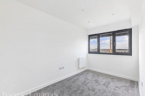 undefined, 1394-1400 High road, London