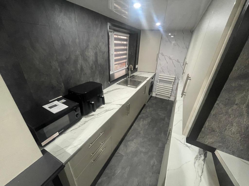 Room 1, 15 Moor Lane
