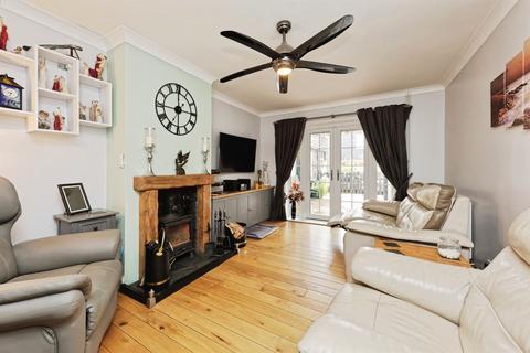 3 bedroom terraced house for sale, Bramblehill Road, Faversham