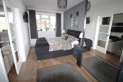 1 bedroom maisonette for sale, Moor Lane, Upminster RM14