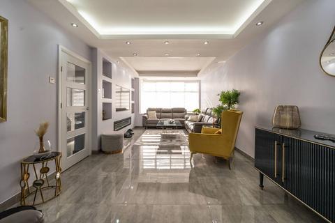 undefined, Normanshire Drive, Chingford, London, E4