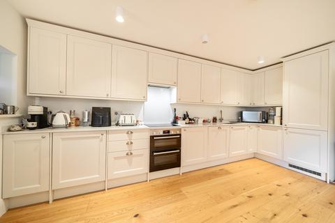 2 bedroom flat to rent, Manor Lane Longfield DA3