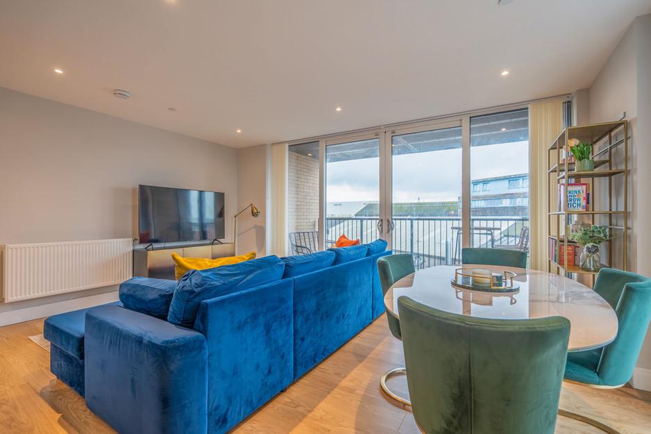 Living Room 2.jpg