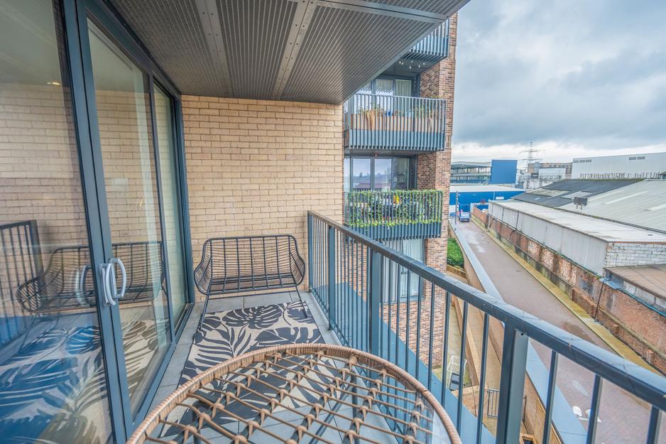 Balcony 1.jpg