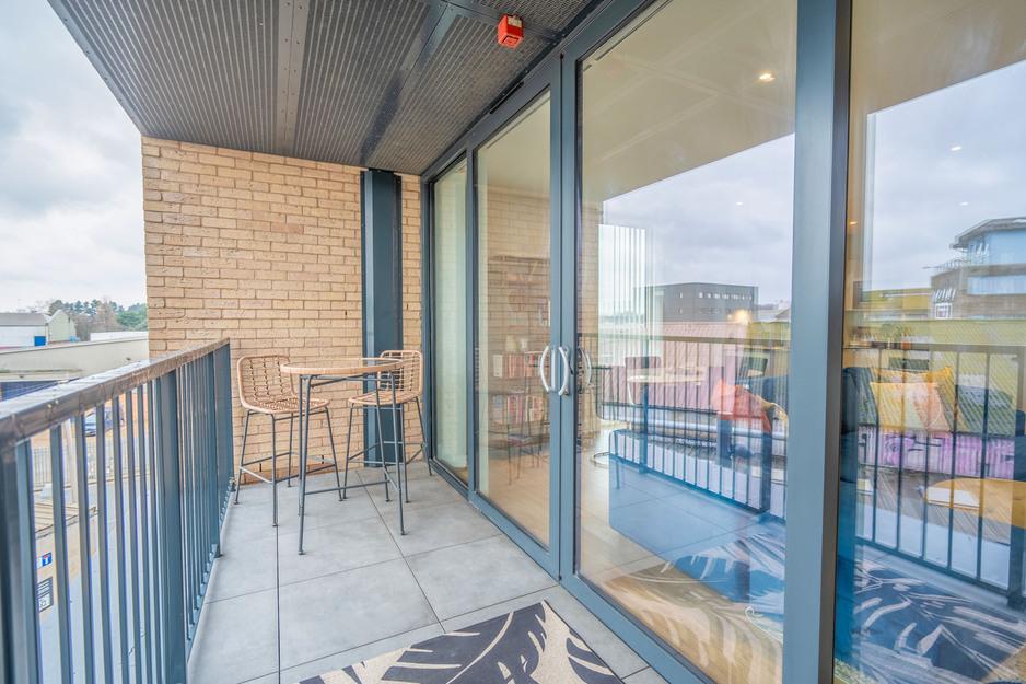 Balcony 2.jpg