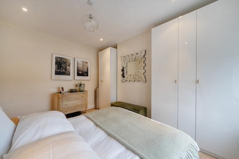 2 bedroom apartment for sale, Whitford Gardens, Mitcham CR4