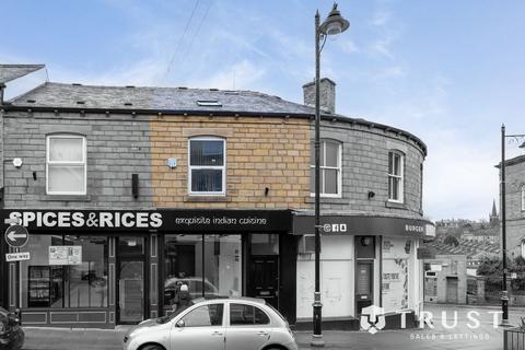 2 bedroom flat to rent, Commercial Street, Batley, WF17