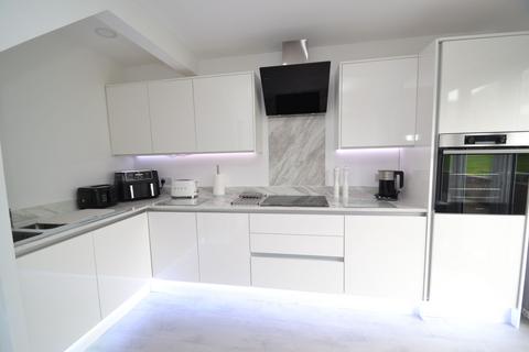 undefined, Thackley, Thackley BD10