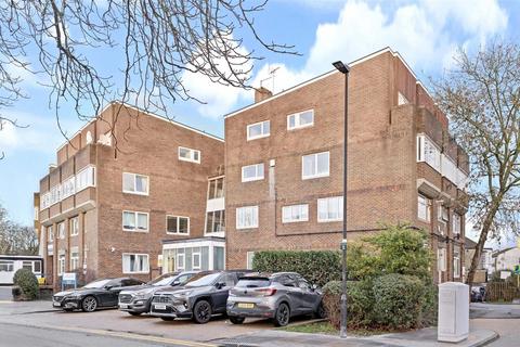 Stuart Crescent, London, N22