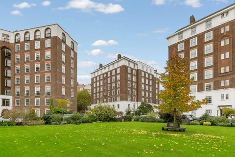 4 bedroom flat to rent, Fitzjames Avenue, London W14