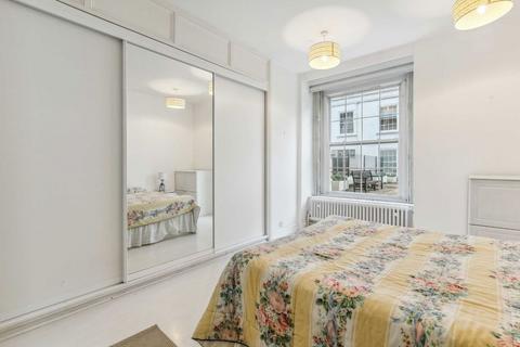 4 bedroom flat to rent, Fitzjames Avenue, London W14