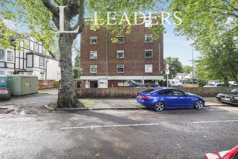 Studio to rent, Tavistock Court, NG5