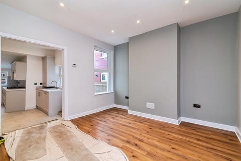 4 bedroom terraced house for sale, Hucknall Road, Nottingham