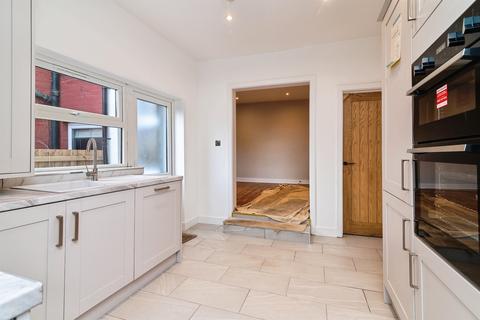 4 bedroom terraced house for sale, Hucknall Road, Nottingham