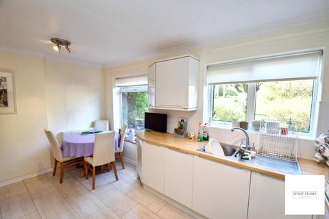3 bedroom detached house for sale, Kings Drive, Eastbourne BN21