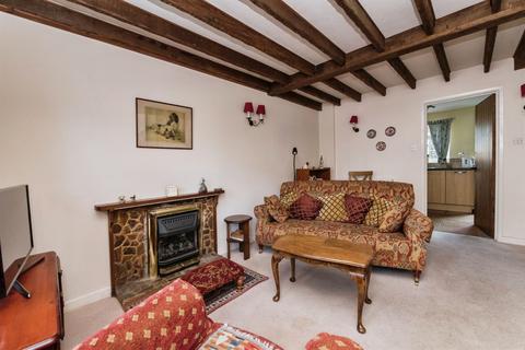 2 bedroom character property for sale, Musbury Road, Axminster