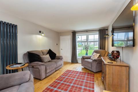 3 bedroom semi-detached house for sale, Dalesford Road, Aylesbury