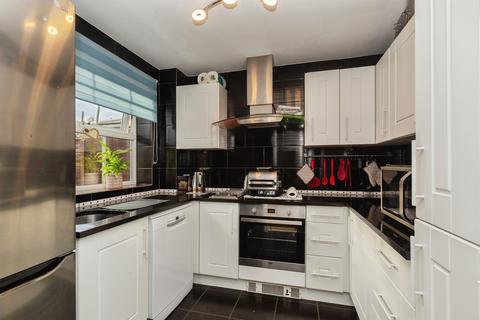 3 bedroom semi-detached house for sale, Dalesford Road, Aylesbury