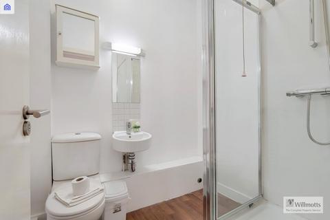 Studio to rent, North End Road, London, W14