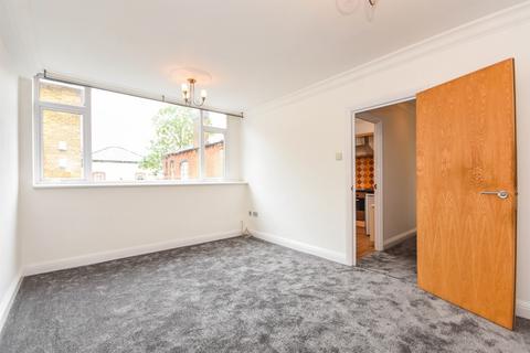 1 bedroom flat for sale, Crown Street, Brentwood