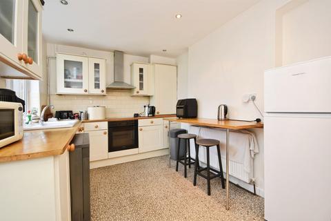 4 bedroom semi-detached house for sale, Warescot Road, Brentwood