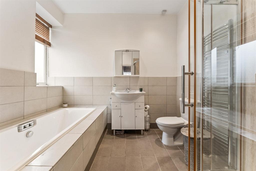 Bed 2 En Suite