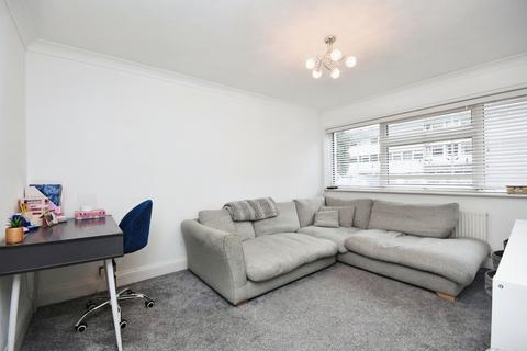 2 bedroom apartment for sale, Leonard Way, BRENTWOOD
