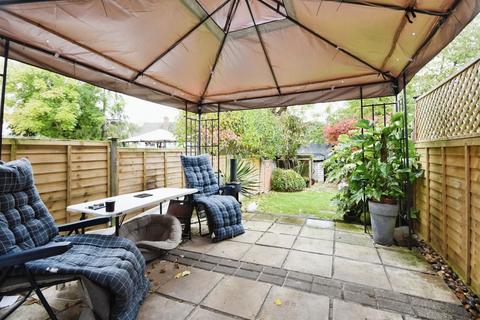 undefined, Hawthorn Avenue, Brentwood