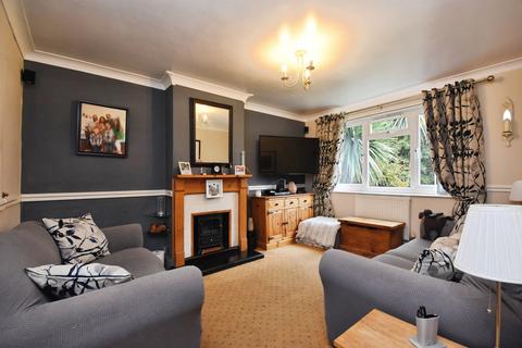 undefined, Hawthorn Avenue, Brentwood