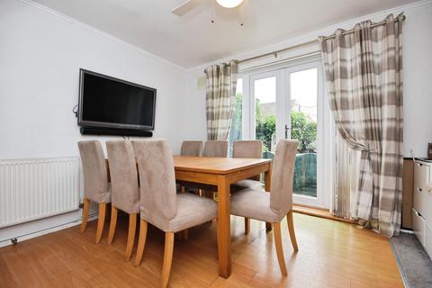 undefined, Hawthorn Avenue, Brentwood