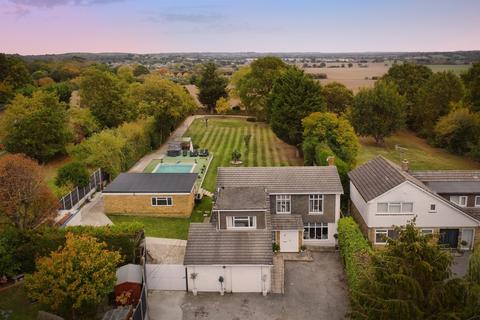 4 bedroom detached house for sale, Noak Hill Road, Billericay
