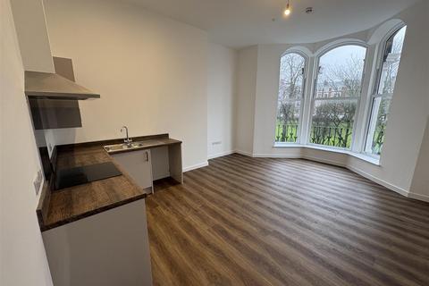 3 bedroom flat for sale, 5 Esplanade Gardens, Scarborough YO11